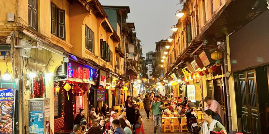 Hanoi street at night