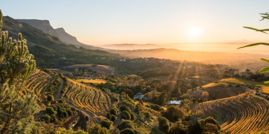 The Constantiaberg mountain range in Cape Town