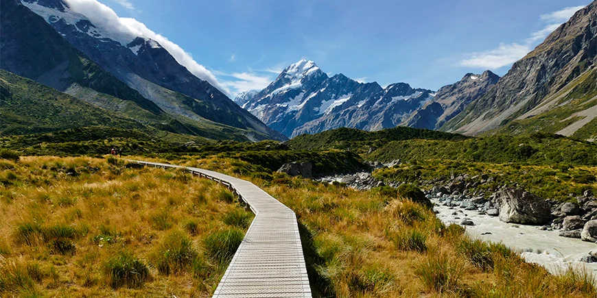 Hooker Valley Trail in Aoraki/Mount Cook National Park, New Zealand