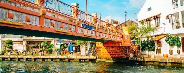 Pink Bridge in the city of Melaka, Malaysia