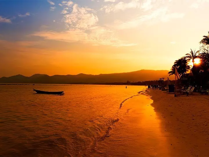 Sunset on Chaweng Beach on Koh Samui